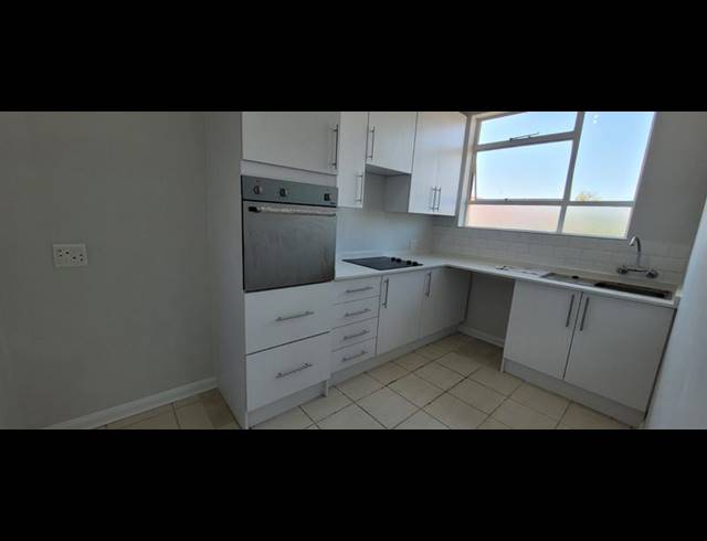 2 BEDROOM TOWNHOUSE FOR SALE IN BRACKENHURST